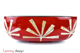 Red oval bowl attached with eggshell palm leaf / small size